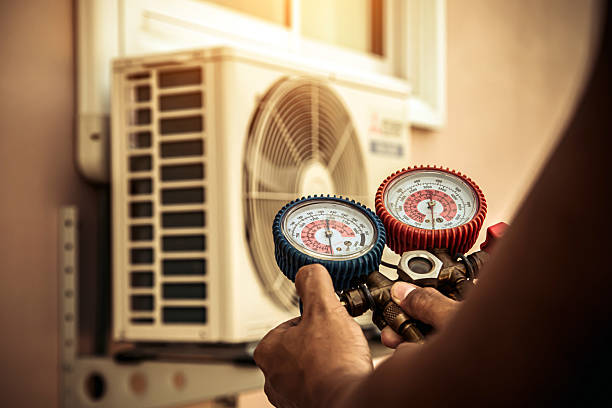 Professional Hvac technician working in Vernon, TX